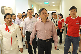 Health Minister Mr Gan Kim Yong visits Ng Teng Fong General Hospital