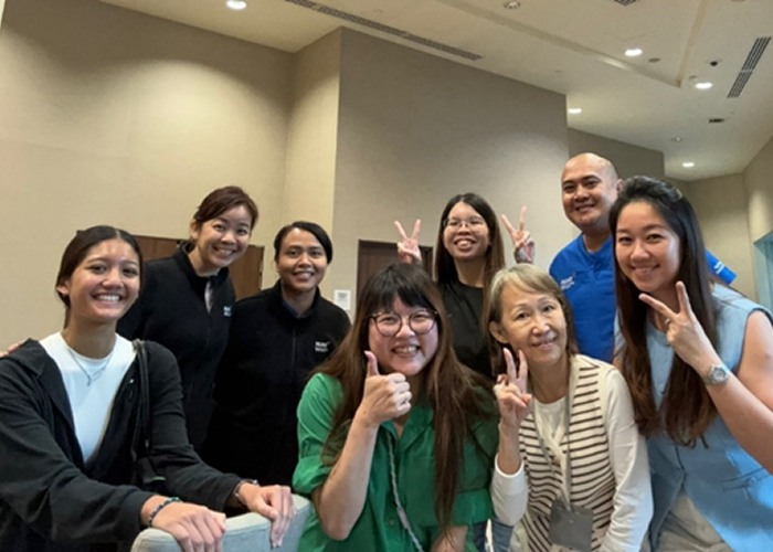 Effective Communication Photo 11