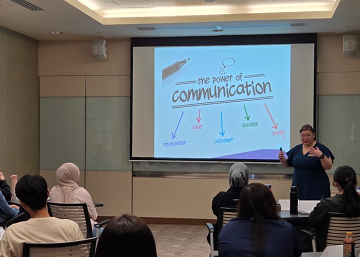 Effective Communication Photo 6
